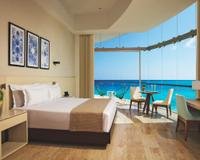 Altitude corner suite partial ocean view Hôtel Krystal Grand® Cancún All Inclusive